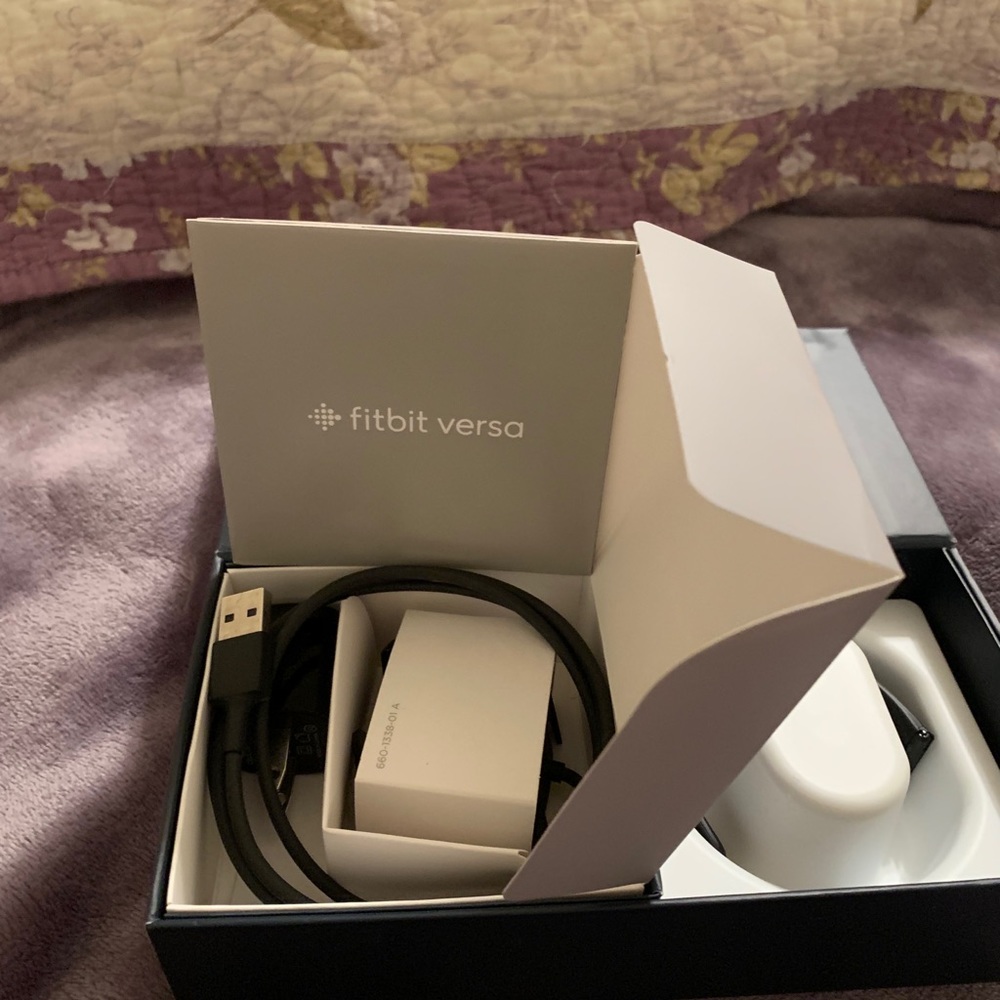 Fitbit Versa - image 6